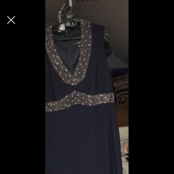 Evening dress - Picture 5 of 10